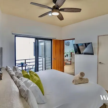1 Bedroom Apartment With Rooftop Pool Hammocks By Waves Management